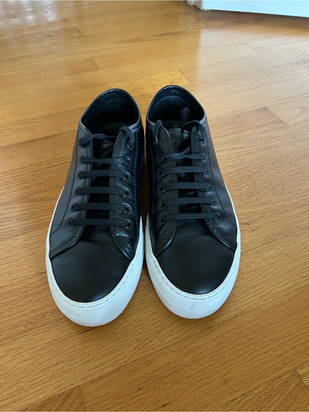 COMMON PROJECTS Women’s Black Sneaker Size 38